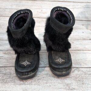 Manitobah Mukluks Waterproof Black Fur Suede Winter Boots – Women’s Size 7